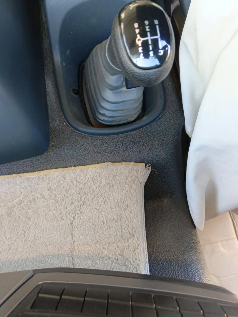 للبیع مان 2017فول مواصفات كامرا حصاص رادار  بویلر تبرید   كیر 4×4 تحدید سرعه جام كاره با  ویل کروم 6 
برا غی 6سلندر  طویل بودی 6.20  بودی جدید 
***********
