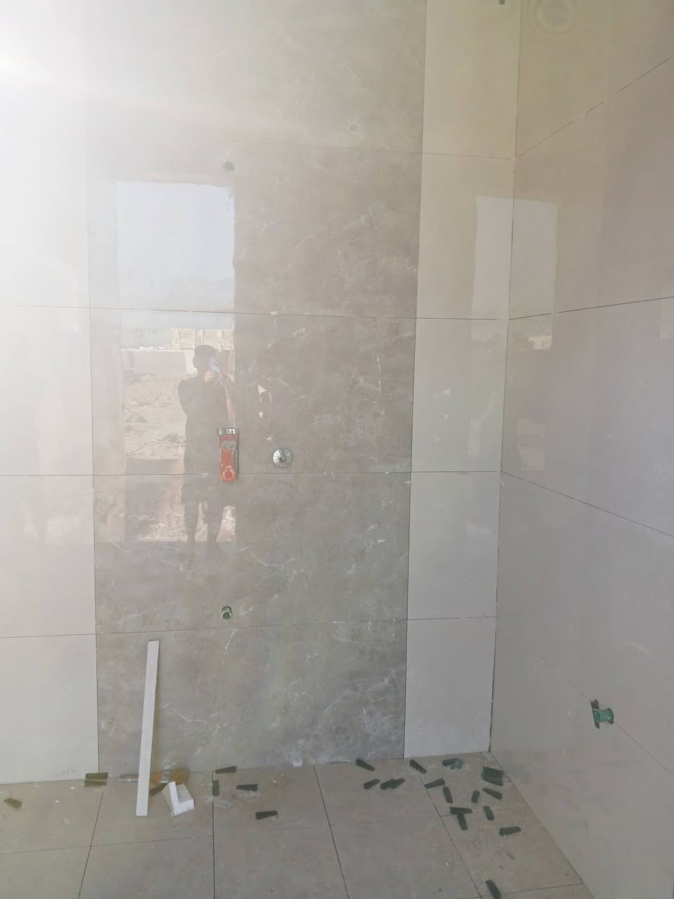 شغل بورسلين درجة أولى 👷‍♂️
الميزان والليفل مضمون 100% 
#ارضيات_درج_مسابح
#جدران_ازاره
@إشارة_بغداد كلها نوصلك  
#كاشي_مرمر_كرانيت
اتصال: *********** 
واتساب: *********** 

#بورسلين #معلم_كاشي #بغداد
