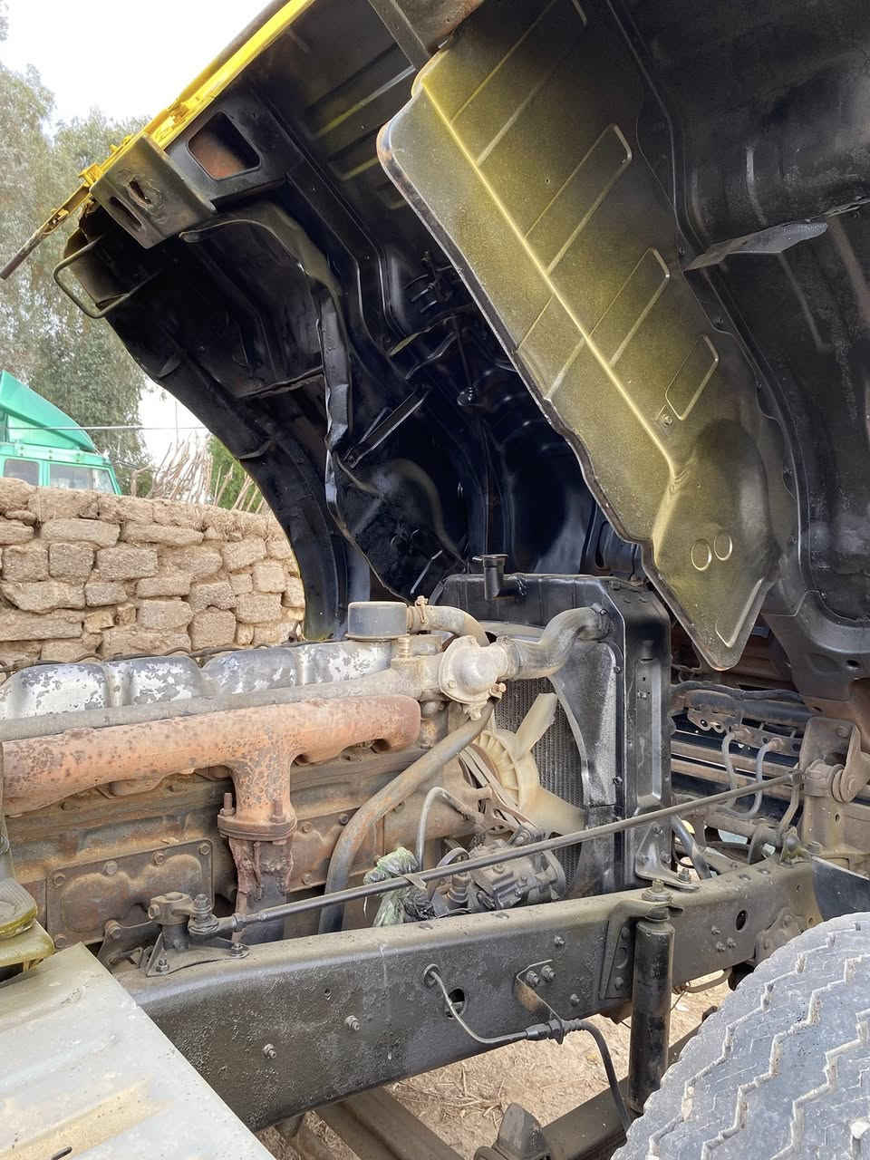 سلام عليكم سياره فوصه للبيع رقم بصره سنويه عضم عاج شرط تحويل مكينه ١٤عادي كير مكينه اكسن فرين دكسن خير من الله بدي هينو سته وربع تخم تاير كير ومكينه فوصه عنوان واسط الكوت ويه كاسحه الشراي يتصل ***********
