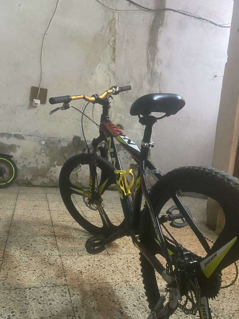 بايسكل فول نضافه ادفع سعرك عجبني أبيعك


**إذا كنت صاحب هذا الإعلان وتريد حذفه لأي سبب، رجاءا أرسل رسالة إلى الدعم الفني**