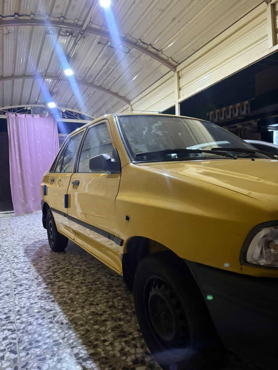 السلام عليكم سايبه للبيع موديل 15مكفوله سياره جاهزه مكينه وكير خير من الله سنويه راح يصيرله شهر نافذه شواصي مكفوله سعر 35وببه مجال مكاني بغداد نهروان /***********
