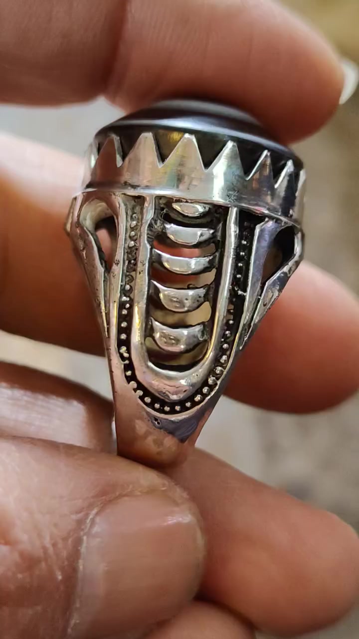 جزعه يماني قديم مشگوله 200 الف مع التوصيل


**إذا كنت صاحب هذا الإعلان وتريد حذفه لأي سبب، رجاءا أرسل رسالة إلى الدعم الفني**