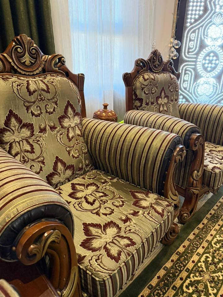 التخم للبيع  ( القنفات +طبلات +زولية )  900الف دينار العراقي اي الاستفسار اتصلو على هاي الرقم ***********
