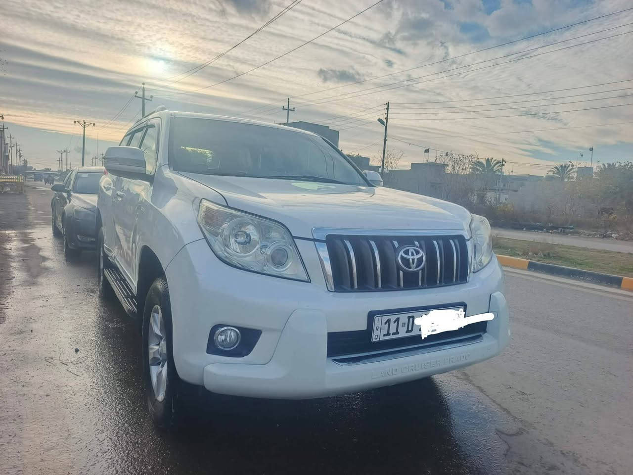 السلام عليكم سياره برادو ٢٠١١ فول مواصفات رقم بغداد باسمي سياره جاهزه من كولشي ونضيفه احله من الصور للاستفسار الاتصال على هذا الرقم ***********
