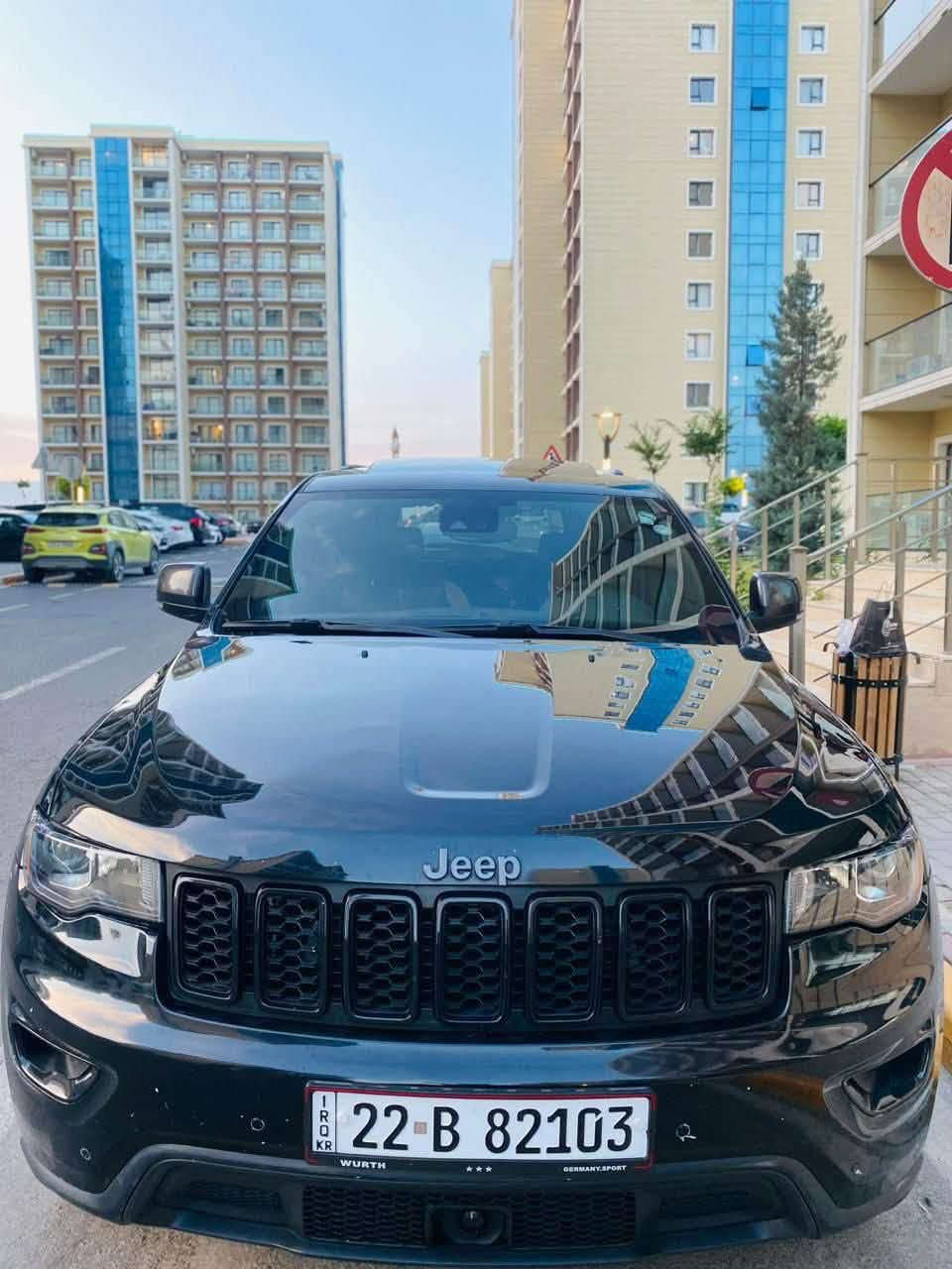 جيب كراند شيروكي بلاكتوب
مديل 2021
ماشية 63 الف

حادث فقط ربع بنيد موضع بالصور
وبالعراق صارت ضربة جاملغ خلفي 
خفيفة وصار تعديل بارد قليل

مواصفات 
ثمانينية ام الرادار
فتحة 
بصمة 
اوتوبارك
تدفئة كشنات
نقطة عمياء 
وبعد المواصفات المعروفة 
سيارة جديدة وجاهزة من كلشي
بيع فقط
السعر 240 وبيها مجال للطيبين
للاستفسار واتساب او اتصال
***********
