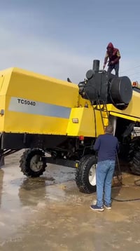 حصادة هولاند • موديل ٢٠١٤ • الديوانية