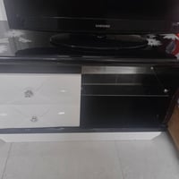 بلازما ٣٢ سامسونج • ميز تلفزيون • جرباي طفل