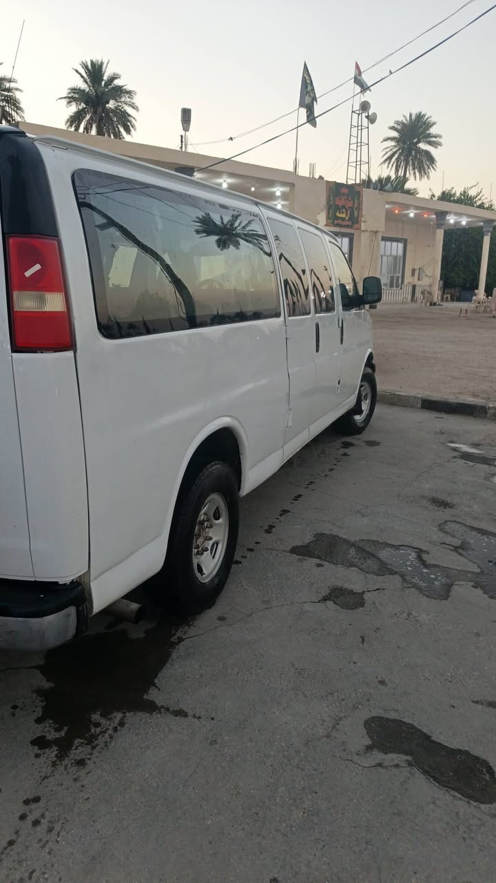 سفانه للبيع موديل ٢٠٠٧ خطها بصرة كربلاء تايم كربلاء وبيه خط منتسبين من حله للموصل جاهزه مابيه أي نقص مكانها كربلاء طوريج سيارة بيه ضربة ومعمرة تجي وتكلب بيدك لتكلي وين ضربتها وشمصلح بيه السيارة باسمي مداور ثاني يوم وين ميعجبك مشروع وطني *********** 
***********
