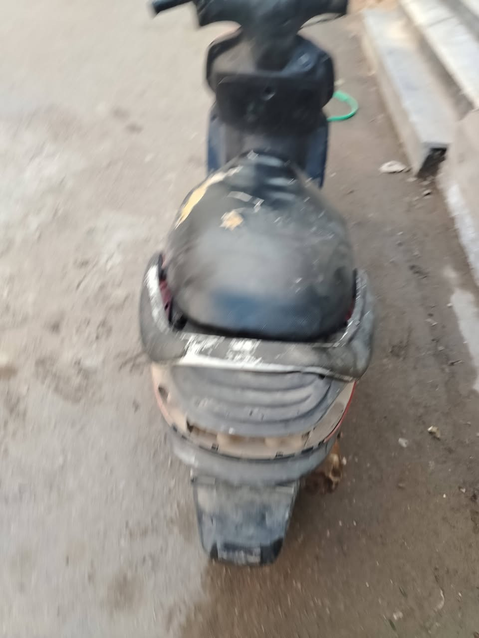 السلام عليكم دراجه متروكه ياباني كوم حديد 75 الف المشتل ***********
