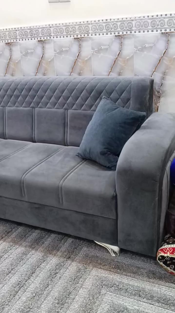 تخم ديوان تركي 10مقاعد بعده اخو جديد نضيف وكامل. السعر 275 الف
العنوان الرمادي..  منطقه الجمعيه قرب جامع هميم.. 
رقم هاتف..  *********** .. وتساب👉 ..
