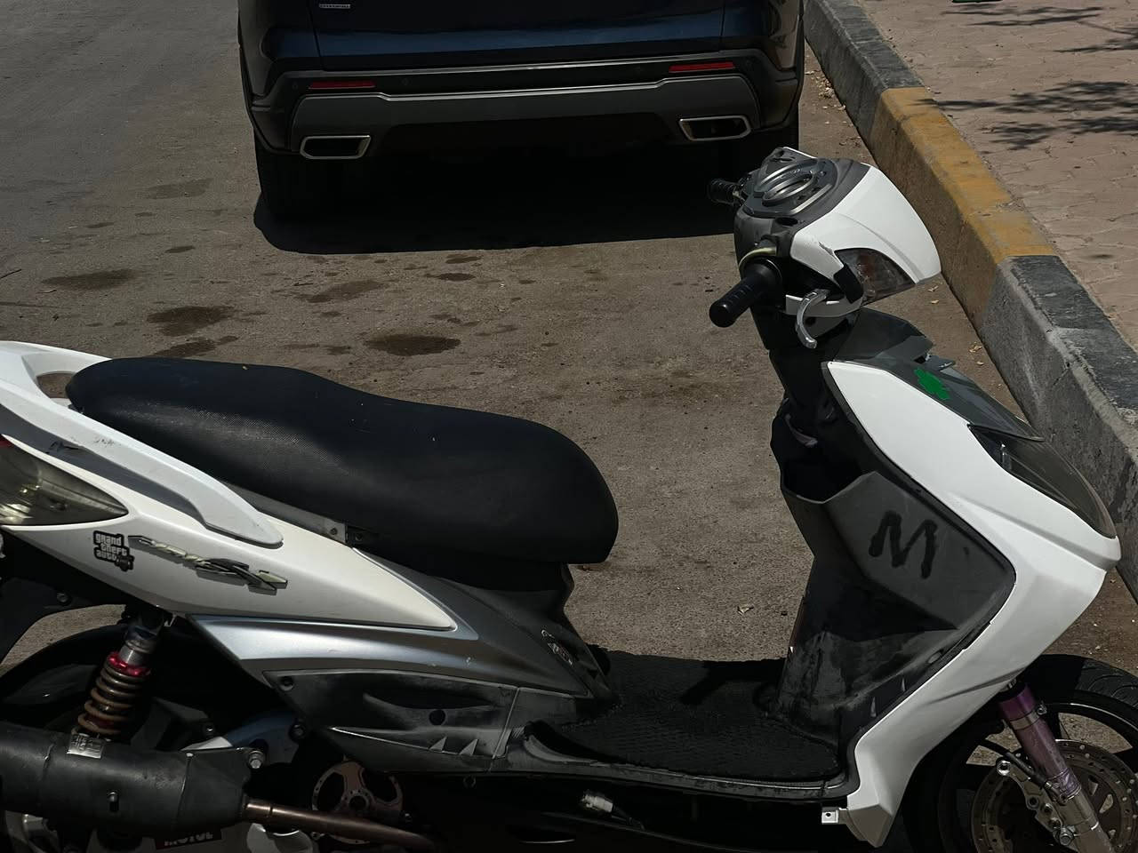 سكنز فحل نوزل كوري اي عطل مابيهة صار 6اشهر نازلة من الرمبة بيهة تزويد خارجي مكينة بلادية وبيهة كلج wfوبيهة صالنصة مختلفة وبيهة  دبلات امامي خلفي وشلعة ومعدل بمليون 350 وبيهة مجال للشراي مكاني بغداد***********
