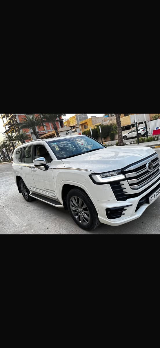 السلام عليكم.
لاند كروز VXبريم باب اول ام الحايه (كت لمتدد)فول مواصفات ١/١ 
رادار 
البوب شفط 
المقاعد كله تدفئه تبريد كله امامي وخلفي 
مقاعد كهربائية حته الصف الثالث 
2023 مكفوله كفاله عامه ماشيه 41
سعر 72$ وبيها مجال مكان بغداد 
لاستفسار .***********
