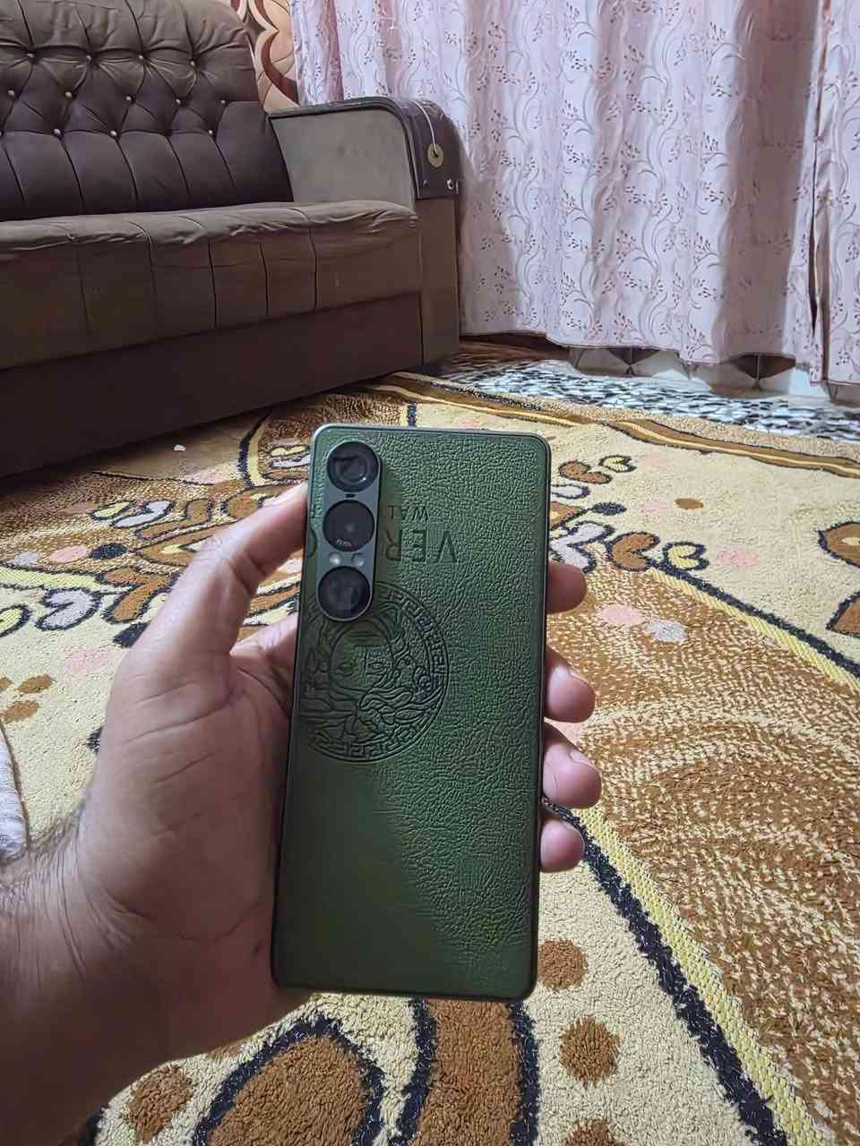 سلام عليكم ورحمة الله وبركاته اكسبيريا سوني مارك 7 أحدث اصدار من سوني نسخة 
العالمية دبل خط ملحقات كاملة مع 3 كفرات إضافية مكفول كفالة عامة نظافة ١٠٠ البيع او مرواس السعر مليون و ٣٠٠ وبي مجال مع العلم سعر جديد مليون و ٨٥٠ الف بغداد *********** بغداد
