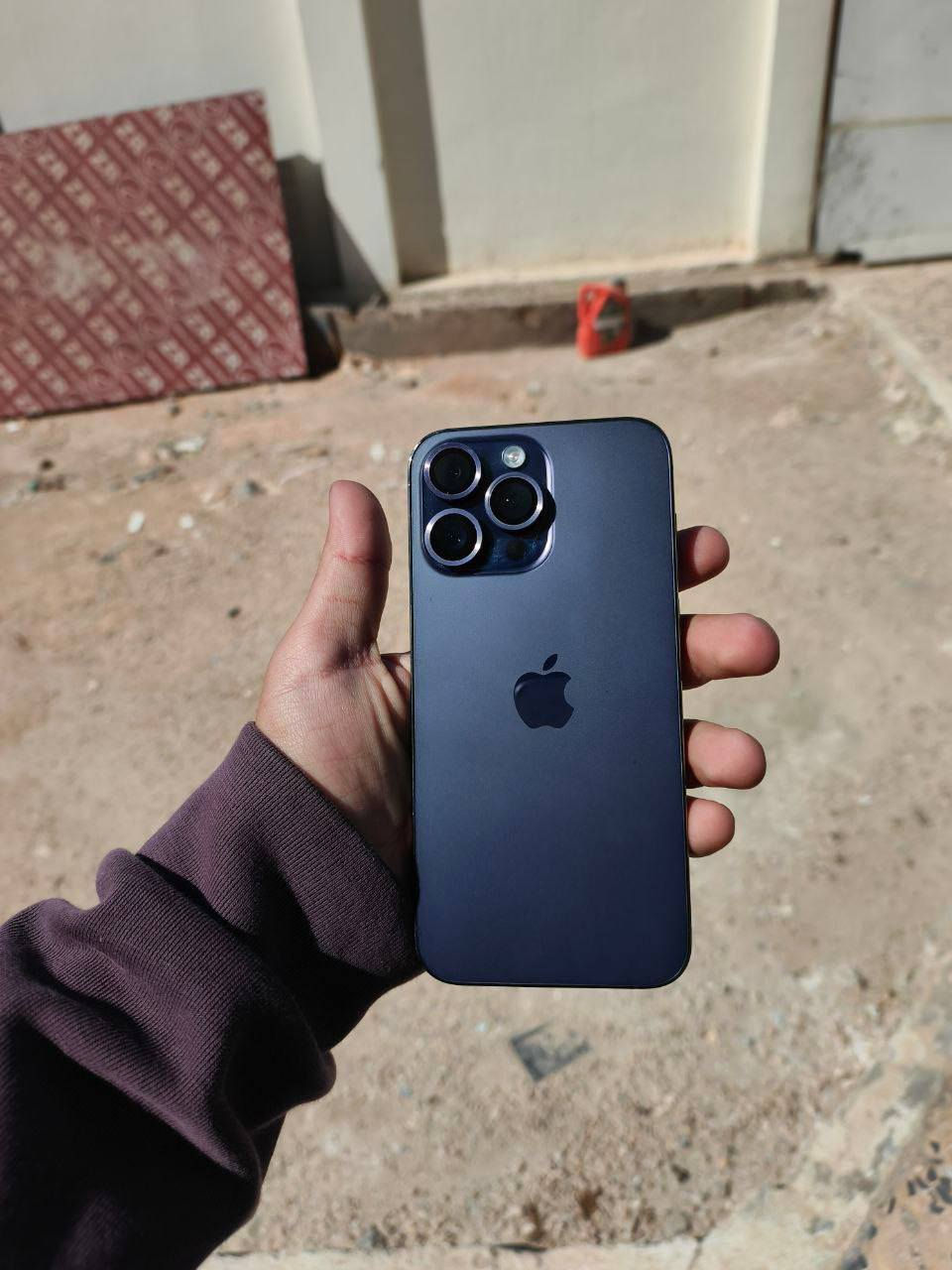 ايفون 14 برو ماكس شرق اوسط بطاريته 83 الجهاز مكفول حتا من الشخط ومابي اي خلل ونظيف كلش سعره 900 وبي مجال بسيط متواجد واتساب ***********
