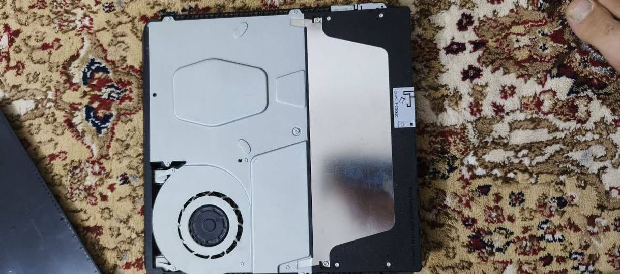 سلام عليكم Ps4 سلم جهاز مثل مابل صورة جهاز لوك ستيكر نضام 11 ويا يو بس إس بس عوزه بطاريه بس شغال امانة الله مكاني نجف حي النداء للاستفسار ***********
