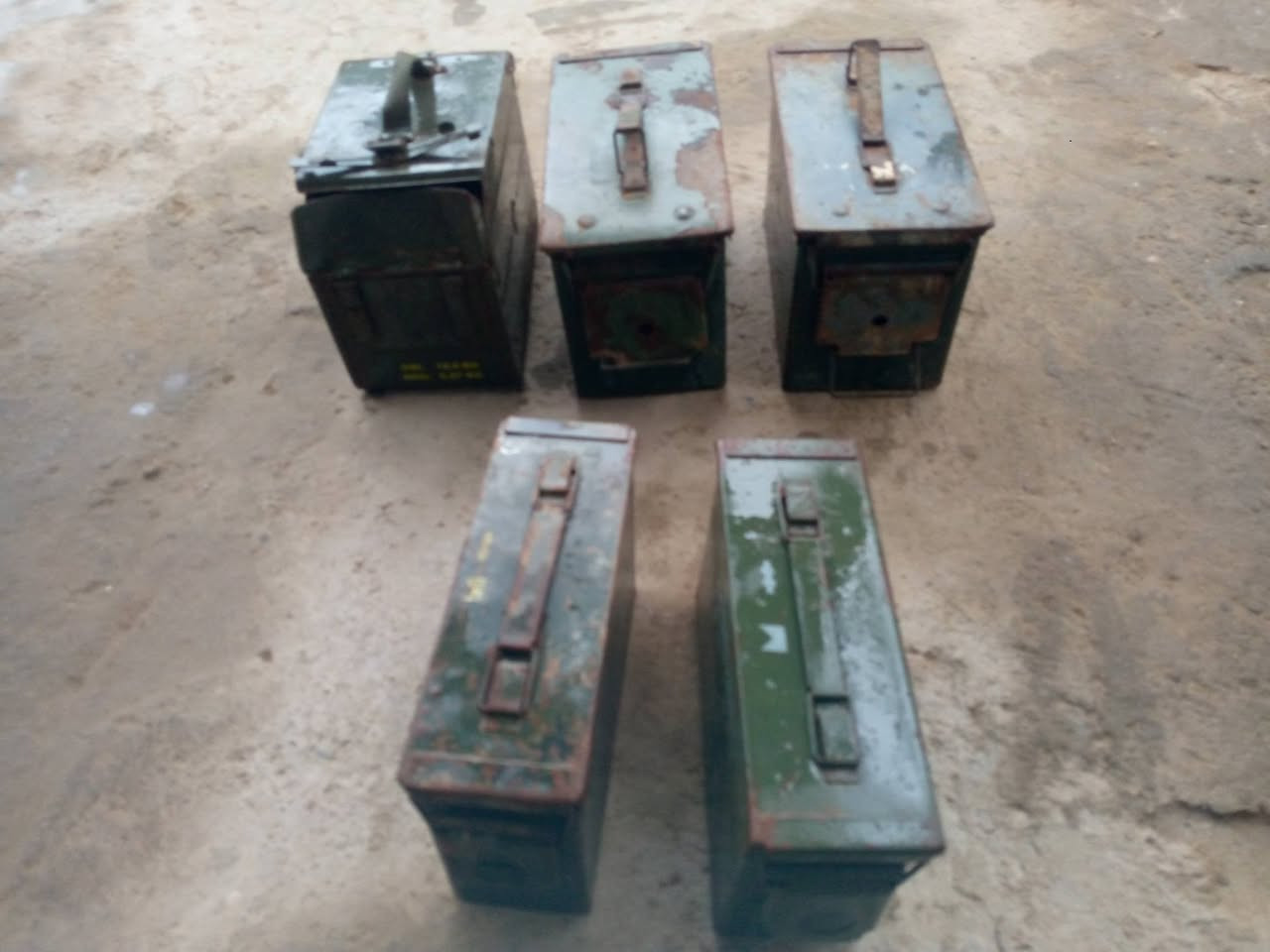 للبيع
5  صناديك  عدد مال اصباين 

 اثنين 2 حجم ازغير 

و 3 حجم  كبير 

سعرهن  شلع كلهن  اب  35 الف  دينار 

يعني تطلع القطعة اب  7 الاف دينار 

عادي ينباعن مفرد 

الشراي  يتصل 

على هذة الرقم  ***********

يوجد واتساب على نفس الرقم
