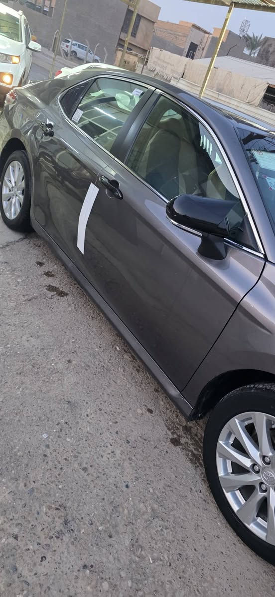 بسبب الوعود الكاذبه أعيد النشر
سياره كامري موديل 19
 مواصفات معروفه 
صبغ قطعتين فقط سونار مرفق 
١-مكينه كير خير من الله
تحكمات ستيرن
تدفئه بالكشنات 
-شاشه كبيره 
-مكينه ٤ سلندر 2500
رادار أمامي 
-عدادات سبورت
-صور حادث مرفق 
-سوناره موجود بال صور 
-وتم تنزيل السعر إلى 146 ورقه وبيه مجال 
-عنوان دجيل 
الاستفسار -على الرقم او اتصال ***********
