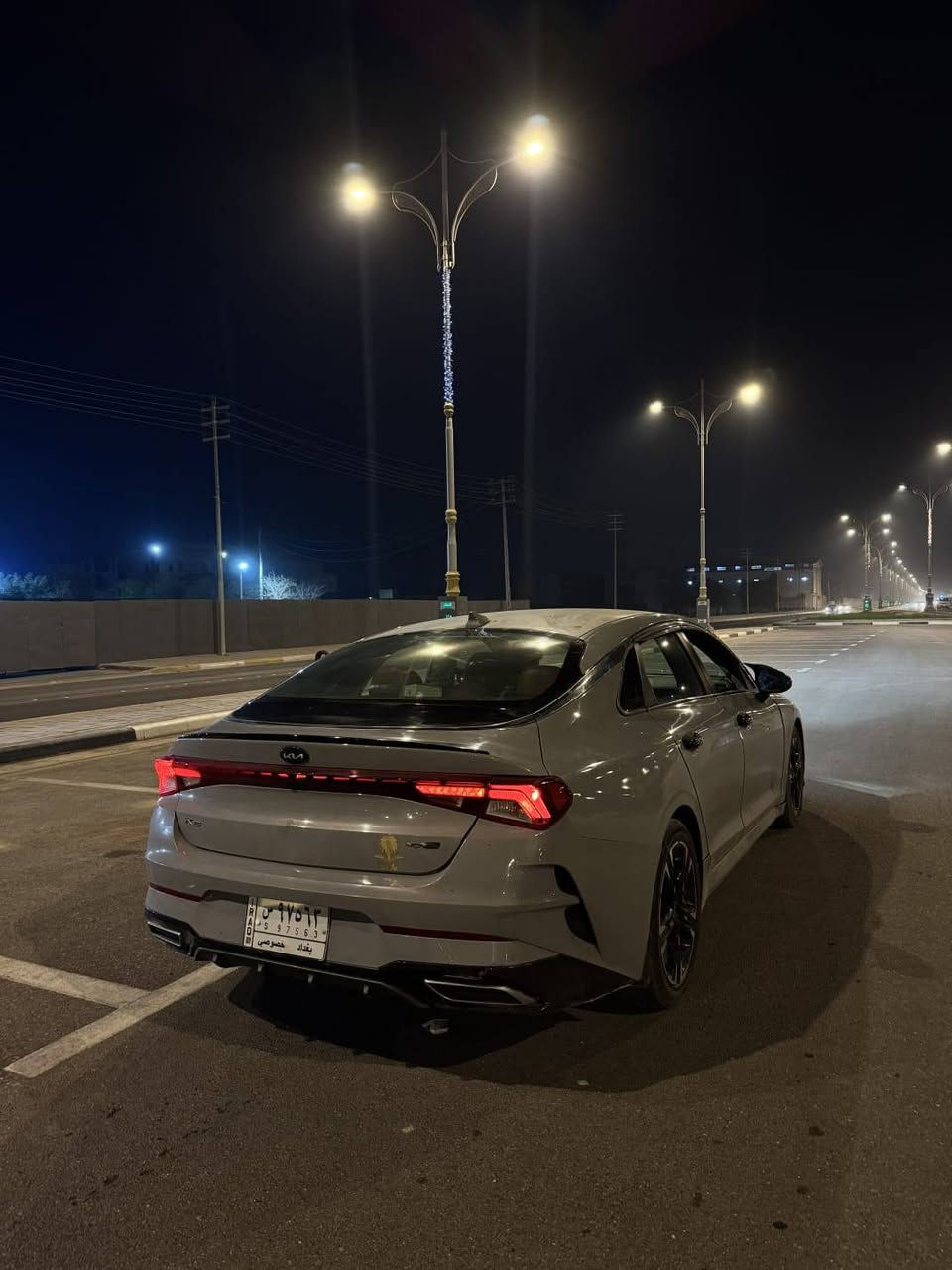 السلام عليكم
للبيع فقط 
كي فايف جيتي لاين موديل2021
حره رقم بغداد انكليزي بسمي
ماشيه 195km  فول مواصفات. عده الفتحه 
دخل احمر جلد. 
تحكم ستيرن 
5 انضمه قياده 
كرسي كهرباء 
تشغيل عن بعد 
رادار امامي 
قياده ذاتيه 
دخول ذكي 
بعد بيها هواي مواصفات 
مكينه ١٦٠٠ تيربو  

السعر 130
***********
مكاني كربلاء المقدسة
