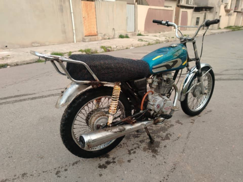 السلامو عليكم ماطور للبيع سعر 160بي مجال قليل تحريكه معدل نار بس عيب واحد بي سبرنك ماهندر ماكني حي السماح معارض ب بزون بوتين نفخ حيلا شي شراي تعال خاص او اتصل ***********
