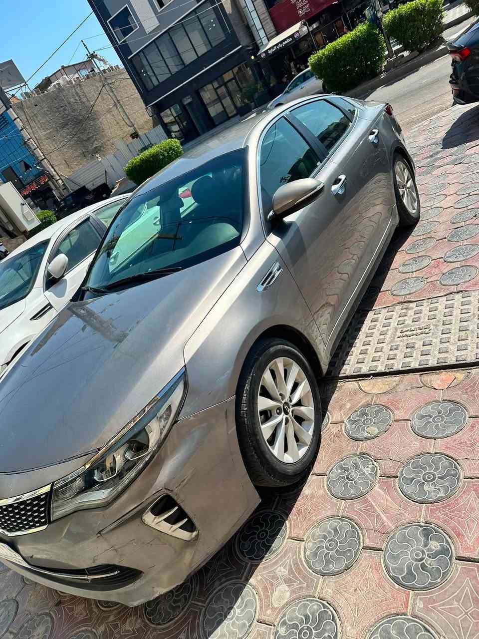 السلام وعليكم كيا اوبتما 2018 fe للبيع
محرك 2400 gdi  السياره ماشيه ٨٣ الف ميل مواصفات ال fe معروفه السونار مرفق مع الصور حادثها خلفي وصور الحادث مرفقه ويا الصور بدون ايرباك بدون دواخل البجم كبس السياره بيها حالوب شويه بس ممبين بالصور والسنويه ب اسمي تحويل ثاني يوم رقم بغداد السياره خير من الله صارلها سنتين عندي مفديوم وكفتني بشارع 
نقصها بس صدر امامي 
السعر ١١٧ وبيها مجال 
مكاني بغداد الدوره حي الصحه 
للأستفسار ***********
