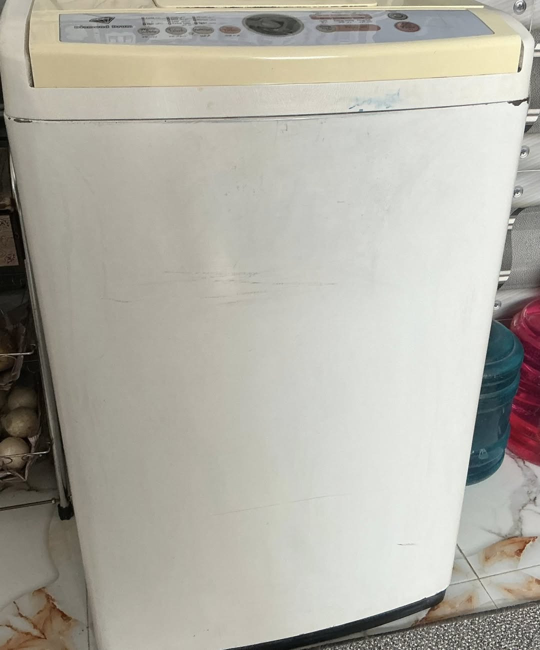 السلام عليكم غسالة للبيع فول اوتماتيك السعر ١٥٠المكان المقدادية الرقم ***********
