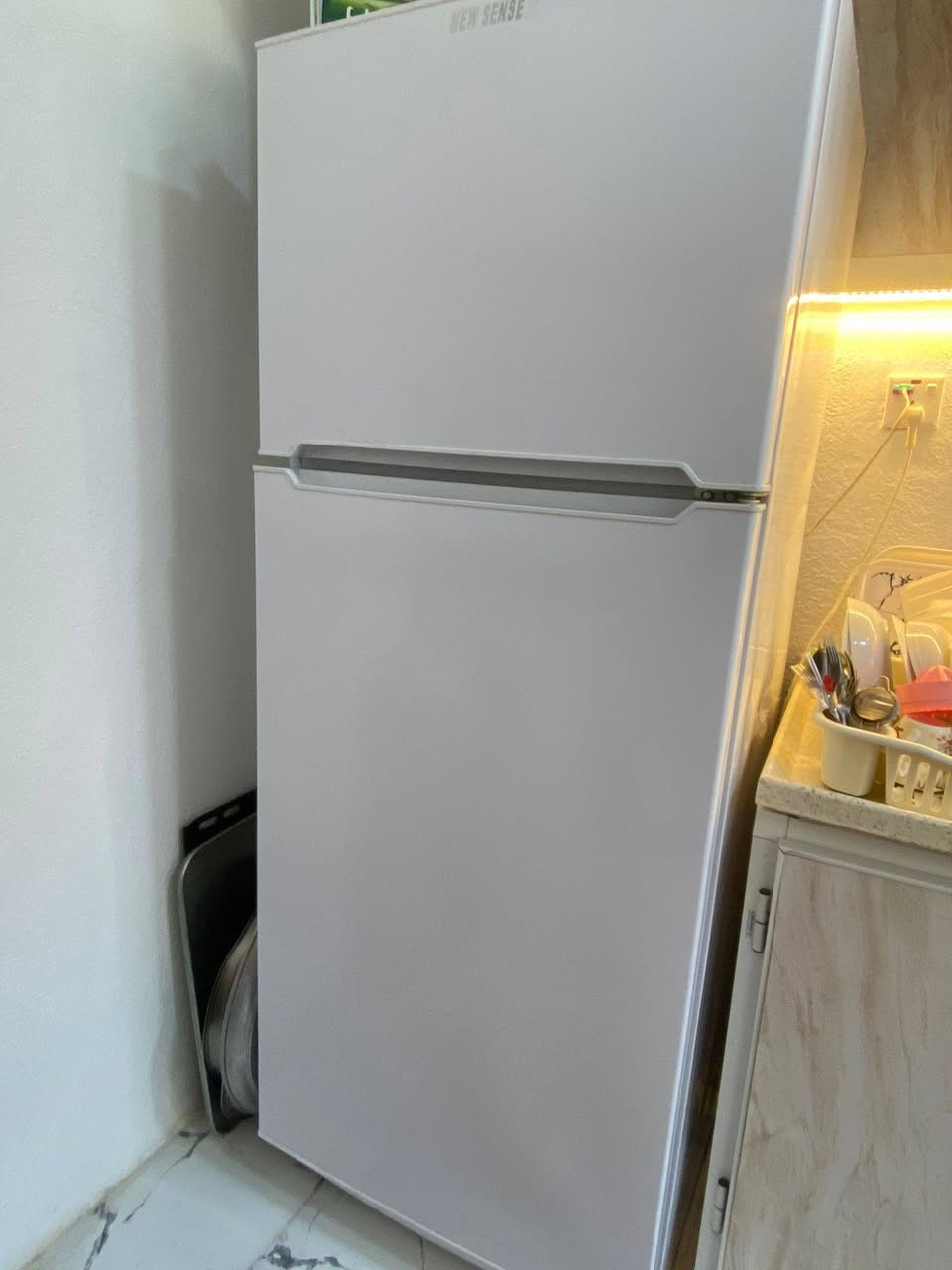 ثلاجه ٢٠قدم استخدام قليل جديده سعره ٣٠٠ للاستفسار ***********
