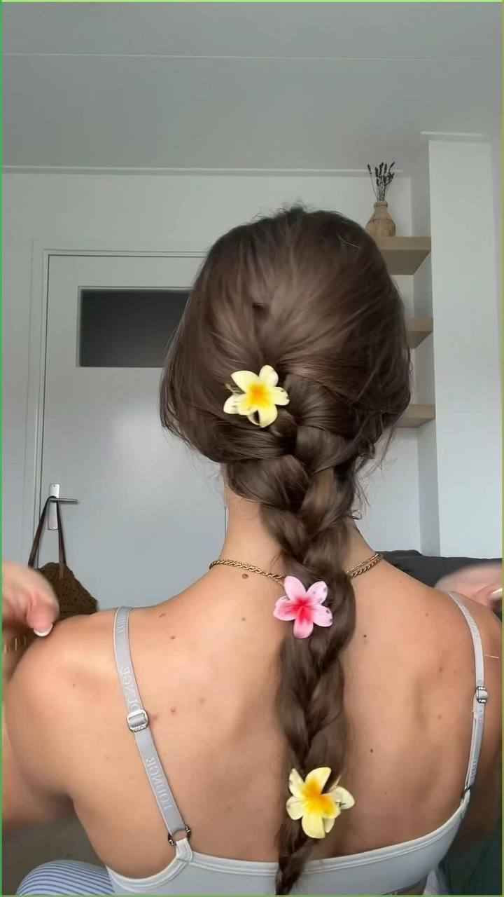 قراصة شعر بتصميم وردة 🤩🤩

قراصة شي إن الترند 🌺🌺

إضافة بسيطة لكن تعطيك لمسة جمال وأناقة للشعر 😍
بتصميم ناعم يثبت الشعر ويعطي تسريحة مرتبة بكل سهولة 🙈

 
🚘يوجد خدمة توصيل لجميع محافظات العراق 🚘 بغداد, العراق


**إذا كنت صاحب هذا الإعلان وتريد حذفه لأي سبب، رجاءا أرسل رسالة إلى الدعم الفني**