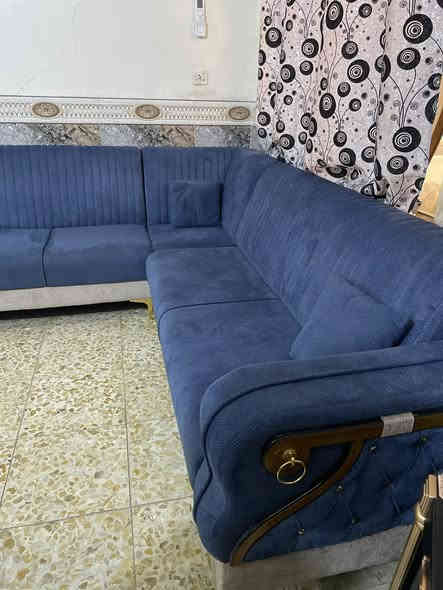 السلام عليكم تخم ديوان عشر مقاعد نضافه ١٠٠/١٠٠مكانة حي العامل السعر ٣٥٠ الف الاتصال على الرقم واتساب ***********
