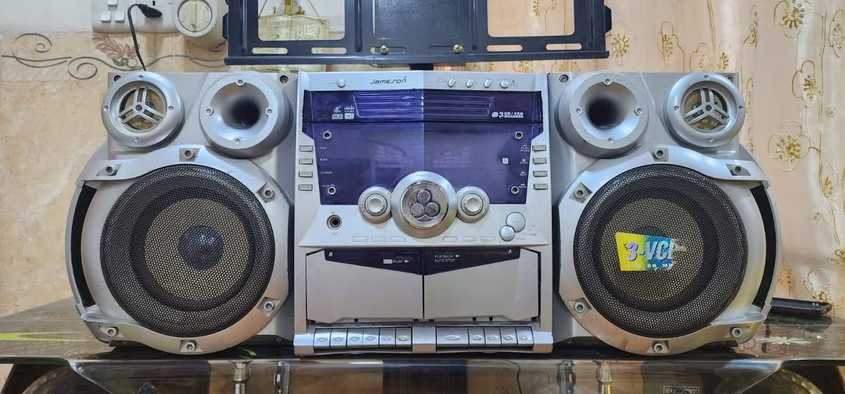 السلام عليكم مسجل شغال الاواكس والراديو والكاسيتات الجهتين شغالة بس السي دي القايش مال باب مكطوع السعر ٦٠ الف مكان موصل والفيديو موجود بالمنشور يوجد توصيل


**إذا كنت صاحب هذا الإعلان وتريد حذفه لأي سبب، رجاءا أرسل رسالة إلى الدعم الفني**