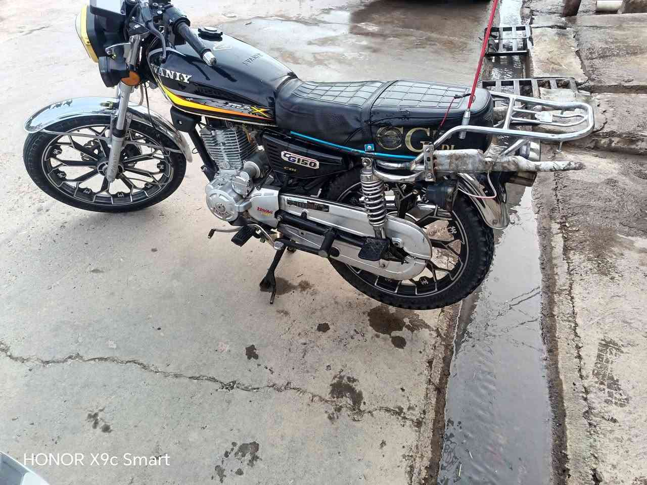 سلام عليكم شباب هاي الدراجه للبيع موديل 2024 نوع الدراجه سافين المحرك شرط الكهربيات كلها شقاله و كلها شرط و جيب اقوه مصلح و تعال افحص السعر خاص و هاي الرقم /*********** / متوفر وتساب / المكان كركوك
