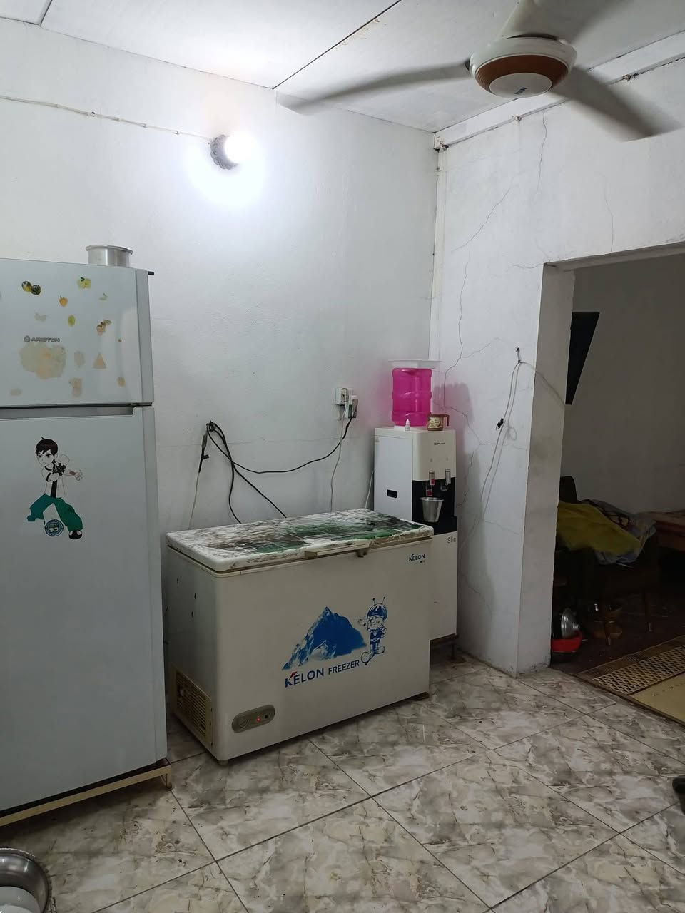 بيت للرهن 70متر غرفه وصاله ومطبخ وتخاريج سعر الرهن 20 مليون الموقع دور الهندية الاتصال ***********
