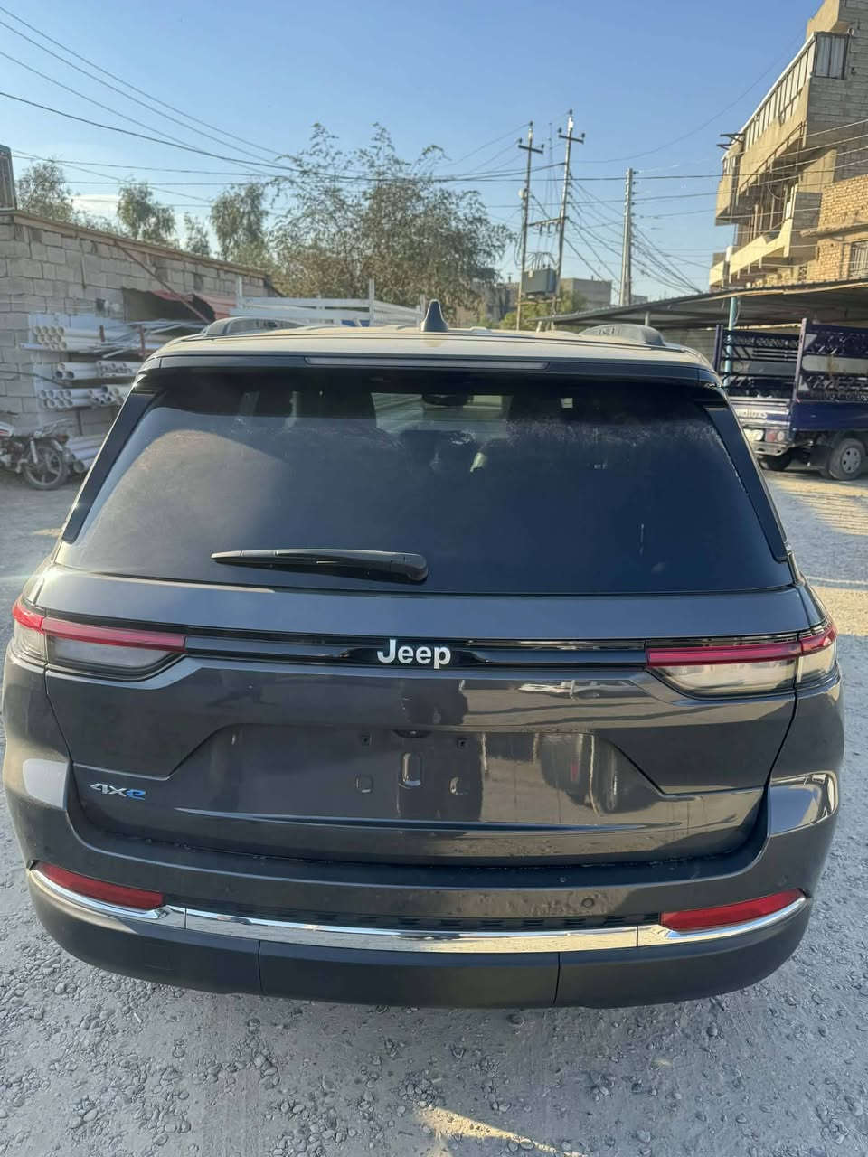 السلام عليكم جيب كراند شيروكي موديل 2024 هايبرد بلكن  كلين بدون حادث بدون صبغ فول موصفات بنروما وجلد فورويل كراسي ميمري
مكان السيارة ديالى بعقوبة  للاستفستار الاتصال على الرقم ***********
