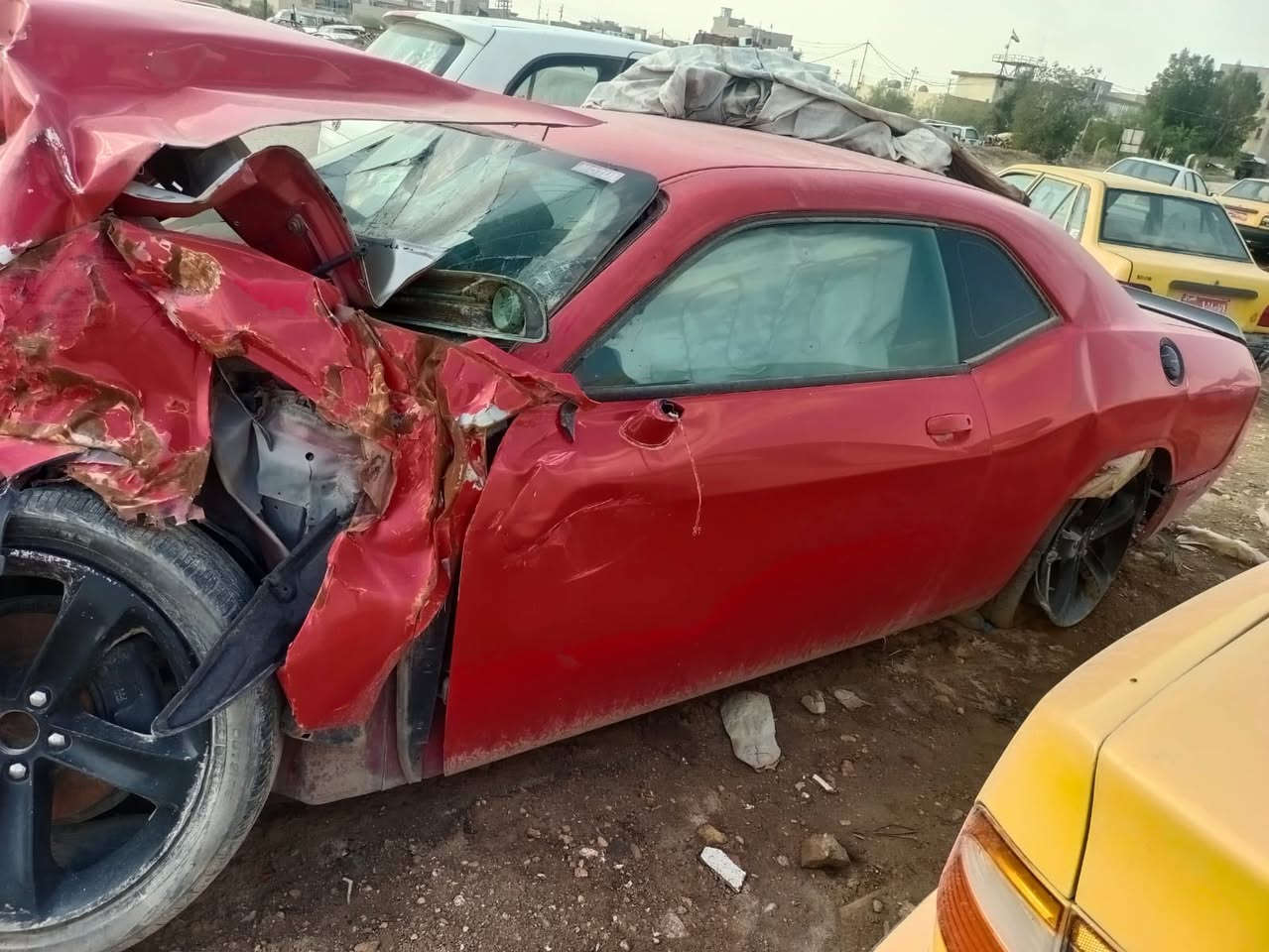 سلام عليكم
جالنجر ٢٠١٦ 
احمر طماطي 
V6
حادث امريكا بنيد وجاملغ السايق الي نفسهن هسه بيهن حادث باقي السيارة كفاله وهذا الحادث الي صار كدامكم 
عارضها  ب٨٥ وبيها مجال
للتواصل 
***********
