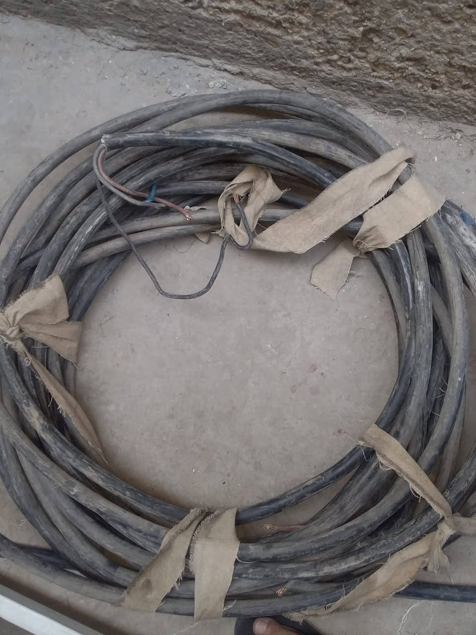 كيبل ٤×١٦
٣٠ متر
العنوان بغداد


**إذا كنت صاحب هذا الإعلان وتريد حذفه لأي سبب، رجاءا أرسل رسالة إلى الدعم الفني**