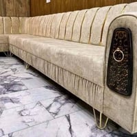 يتكون الديوان من ٥قطع  حرف L  ١٠ مقاعد  ٦ امتار لتواصل واتساب  0774341...