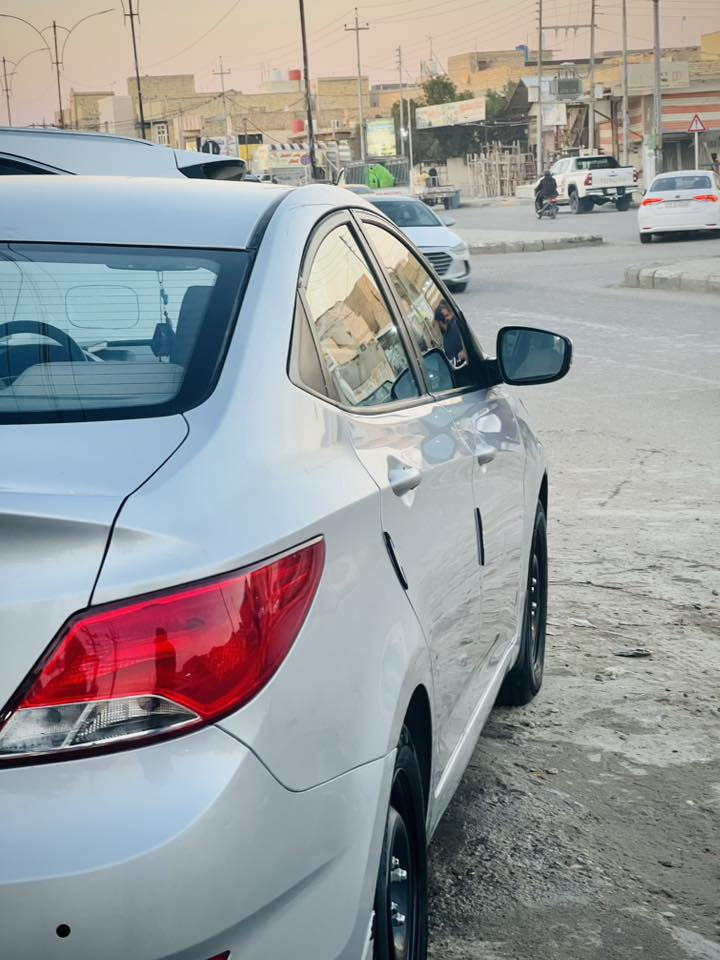هونداي أكسنت موديل ٢٠١٤ خليجي مكينة ١٦٠٠  دوش المرغوب
حره بأسمي رقم ذي قار الدولي سنوية للـ ٢٠٣٠ 
بيهه رشات صبغ تجميلية
عليها أدامة جديدة كاملة
حدادية أمامية خلفية بحالة ممتازة
تايرات جدد
لايت زنون
سعرها ٩٠ وبيها مجال 
مكانها مركز الناصرية 
***********

