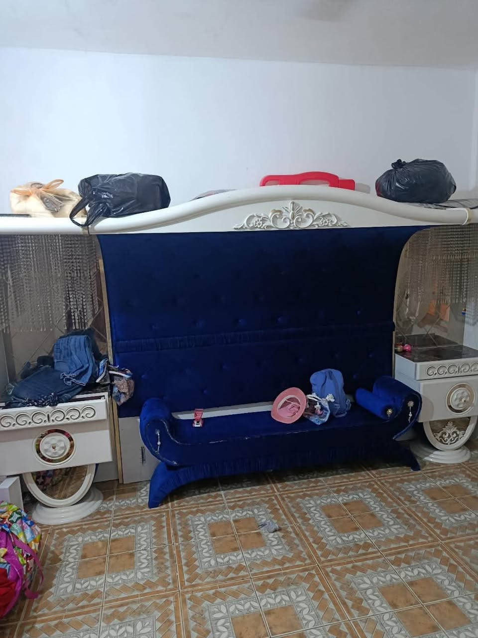 غرفة للبيع
السعر ٣٥٠ وبيها مجال


**إذا كنت صاحب هذا الإعلان وتريد حذفه لأي سبب، رجاءا أرسل رسالة إلى الدعم الفني**