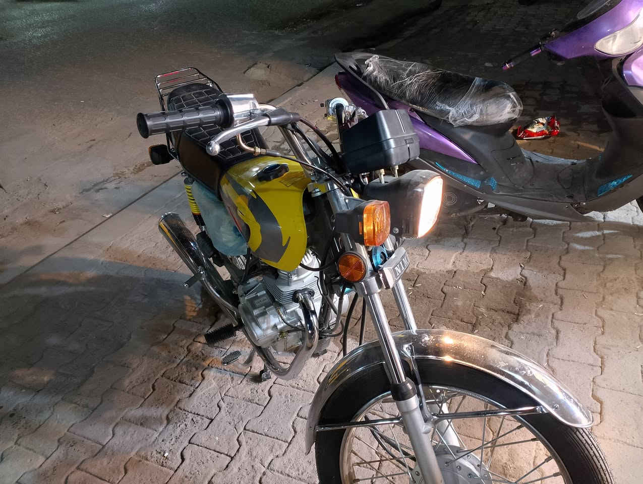 السلام عليكم
دراجه ايرانيه نامه وكيل بعدهه بدهن الشركه ما ماشيه وكيله بمغربه اوراق سكنر السعر 950وبيه مجال قليل  مكان ابو رمانه الخاص مفتوح  وهذا رقم راعيه ***********
