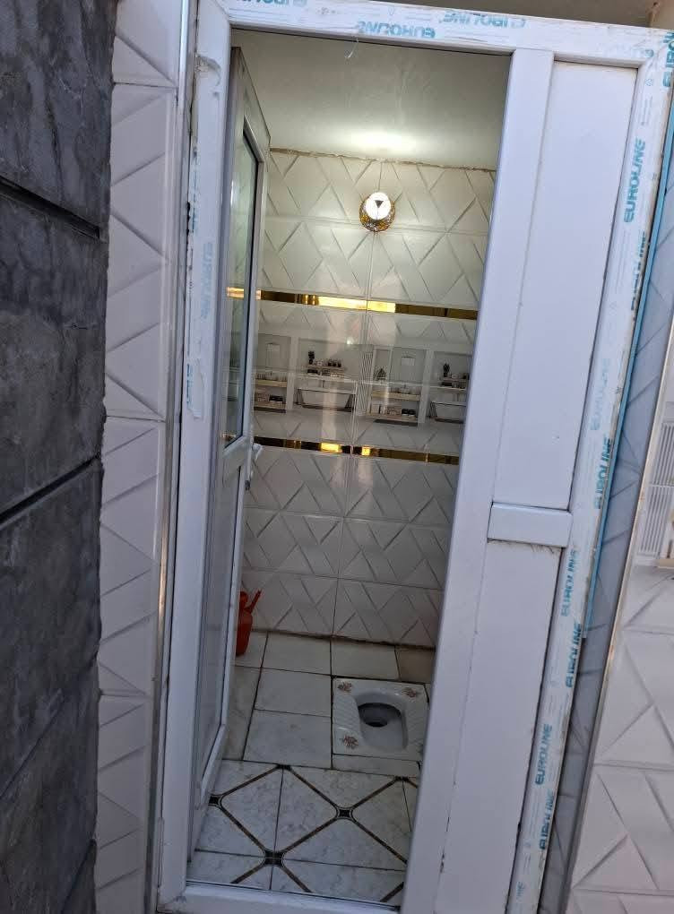 السلام عليكم دار للبيع مساحة ١٥٠ واجهة ٦ نزال ٢٥ ارضيه رفت بناء طابوك بناء نهاية ٢٣ قريب على معمل الغاز قرب مولدة عباس الساعدي رقم الهاتف ***********
