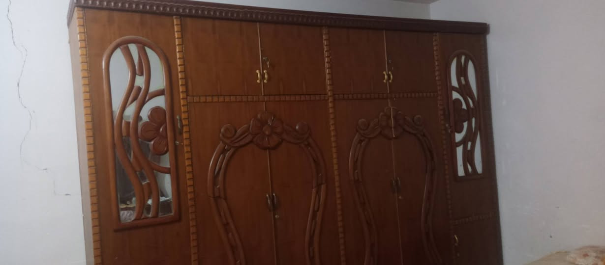 كنتور للبيع مستعمل نظيف للاستفسار الاتصال على الرقم ***********
