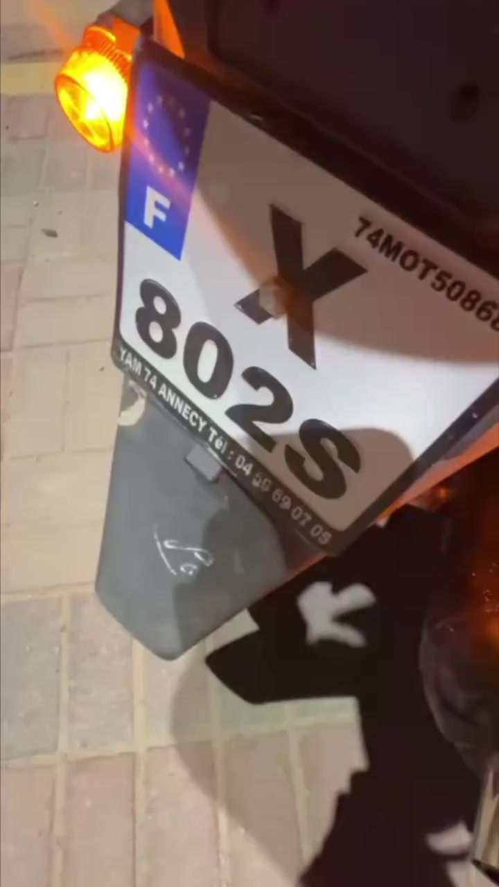 السلام عليكم ماكس للبيع بوشة 49مفتوحة الدراجة طالعة من بغداد بيهه مني فيز ومكاتبة السعر يم الولد ‏‪***********‬. أنه ملكف بل نشر فقط
