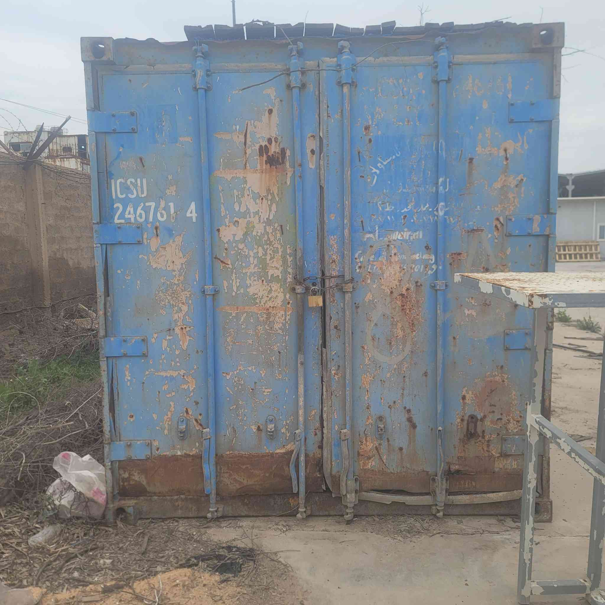 للبيع: حاويات  عدد 2 - قياس 6 متر
نظافة  كما هو موضح في الصور المرفقة
للاستفسار الاتصال 
***********
