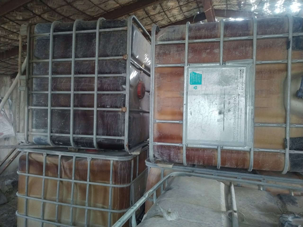 بوشكات وقطعين عدد خمسه للبيع***********
