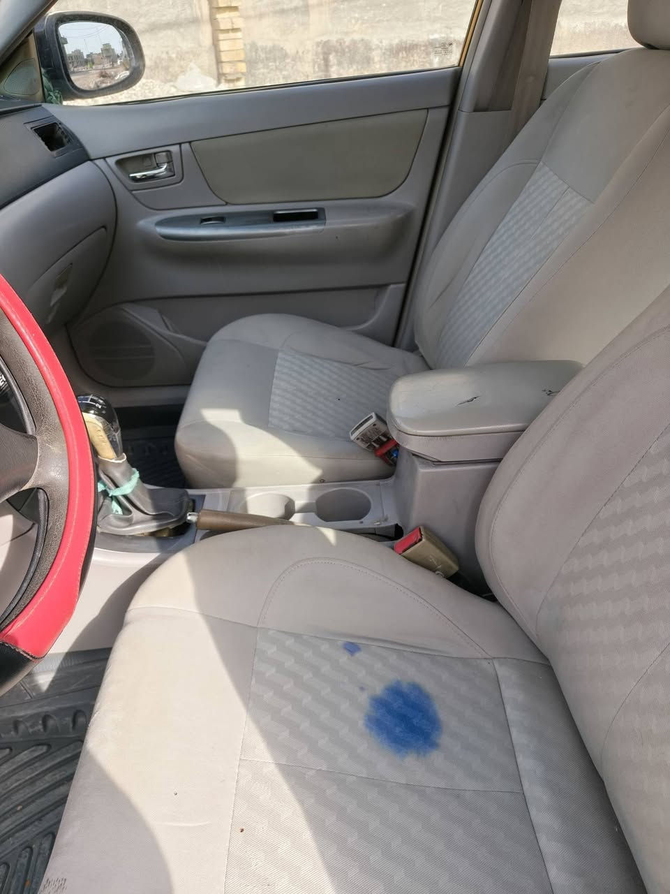 جيلي موبل مديل2013 السيارة نضيفة ما نقصها شي مكفولة السيارة رقم بغداد إنكليزي تحويل ثاني يوم مكان واسط مركز المدينة  بيها صبغ في دعامات و الهلالات الخلفي ، السعر 45 الرقم ***********
