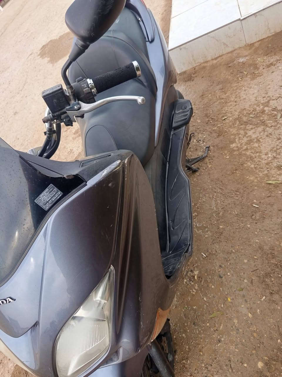 السلام عليكم فورزه مكفوله دراجه حلوه ونضيفه مكينه بلاد خير من الله دبلات تايرات كوله جديد لايت زنون عميه بلاد بيه بس فطر بالبجم الامامي يصلح الدراجه  مكاني واسط الكوت سعره مليون  وبيه مجال للشراي ***********
