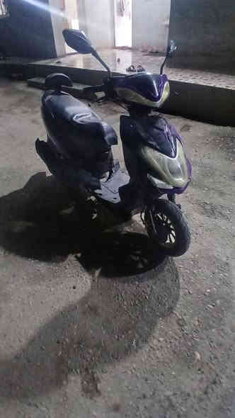 السلام عليكم اخوان دراجه اف اس للبيع 
اخوان دراجه كفراتهه تعبانه مثل مشوفون بل صور بس محرك نضيف شغاله نكره صلف رايدهه ب225 وبيهه مجال مكاني زنكوره للتواصل‏‪***********‬‏
