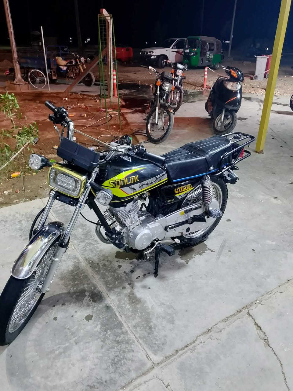 سلام عليكم 
دراجه سولنك 
حلوه ومرتبه ومكفوله من كلشي زلغ مابيه االدراجه رقم وسنويه يعني لوحات بيه استخدام قليل حيل الدراجه مديل 2023
وطالعه ب 25 بل نهايه الدراجه بل سنويه بيضه بس غيرنه التانكي لين انزرف والتانكي هاذه اصلي وهم حلوه 

سعره  مليون و 200  وبيه مجال حك جيتك.


**إذا كنت صاحب هذا الإعلان وتريد حذفه لأي سبب، رجاءا أرسل رسالة إلى الدعم الفني**