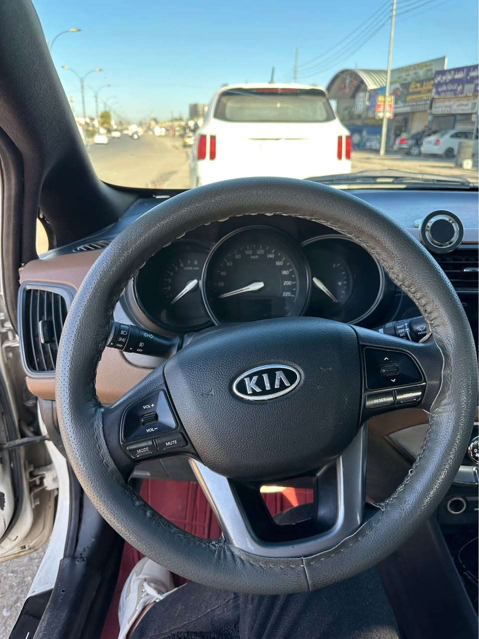 كيا ريو 2012 خليجي 
كير محرك شرط
محرك مال كصه جديد
سنوية جديدة الى 2031
نوزلات بلكات دسكات فلنجات بنزات كله جديد
هزة جديدة
رقم اربيل الدولي الجديد
السيارة صبغ عام(مقلوبه)
مكانها الموصل
السعر 59 وبيها مجال بسيط
للتواصل
*********** موصل, نينوى
