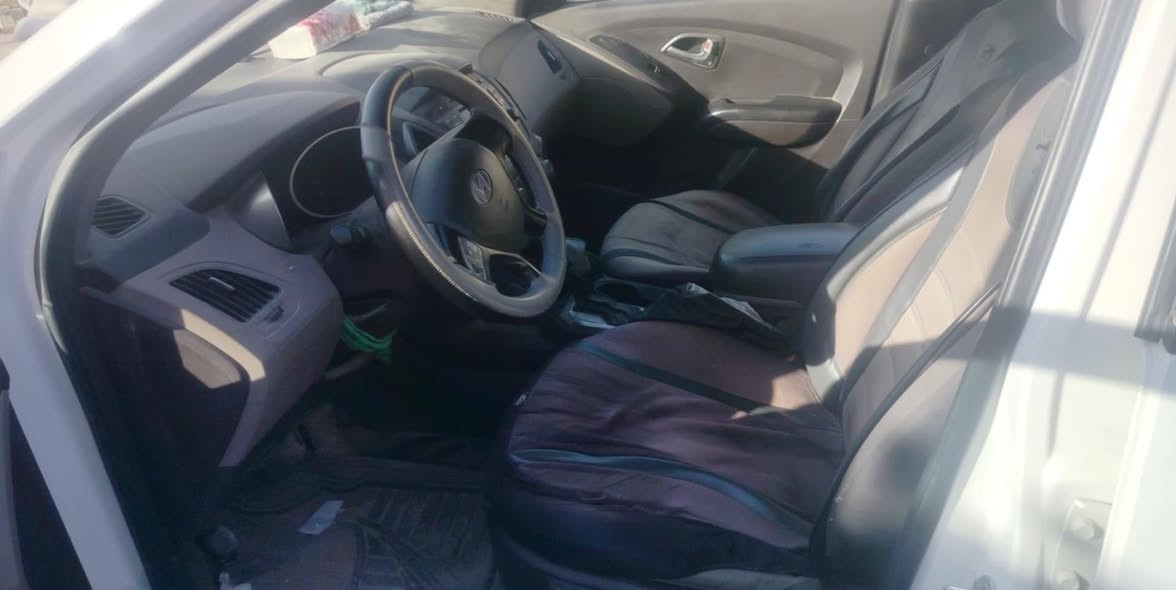 توسان للبيع موديل ٢٠١٥ نجف بأسمي بيهه بارد خفيف بالجاملغ الامامي اليمنى فقط 
السعر ١٥٨ 
***********
