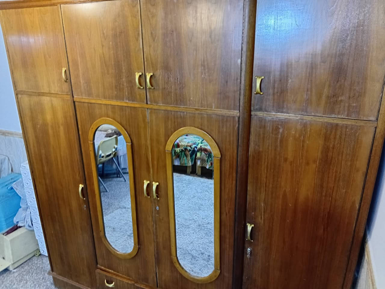 اثاث مستعمل نظيف للاستفسار التواصل على هذا الرقم ***********
